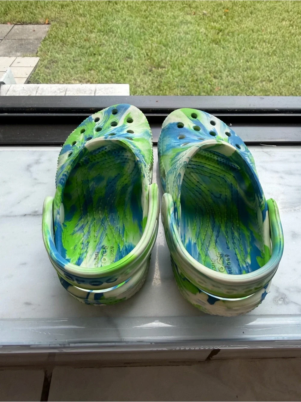 CROCS Kids Tie-Dye Clogs in Blue, Green & White